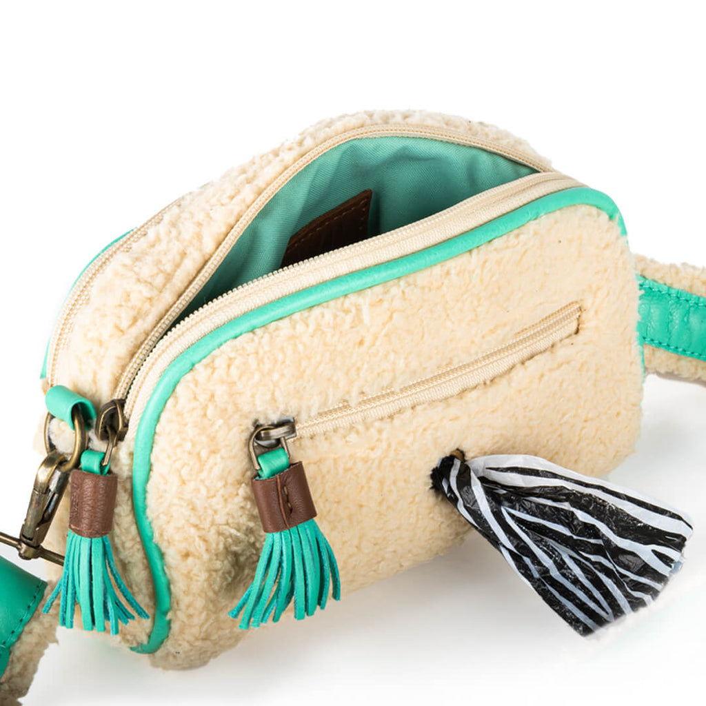 Tasche Walk The Dog Teddy Crossbody, Dog with a Mission
