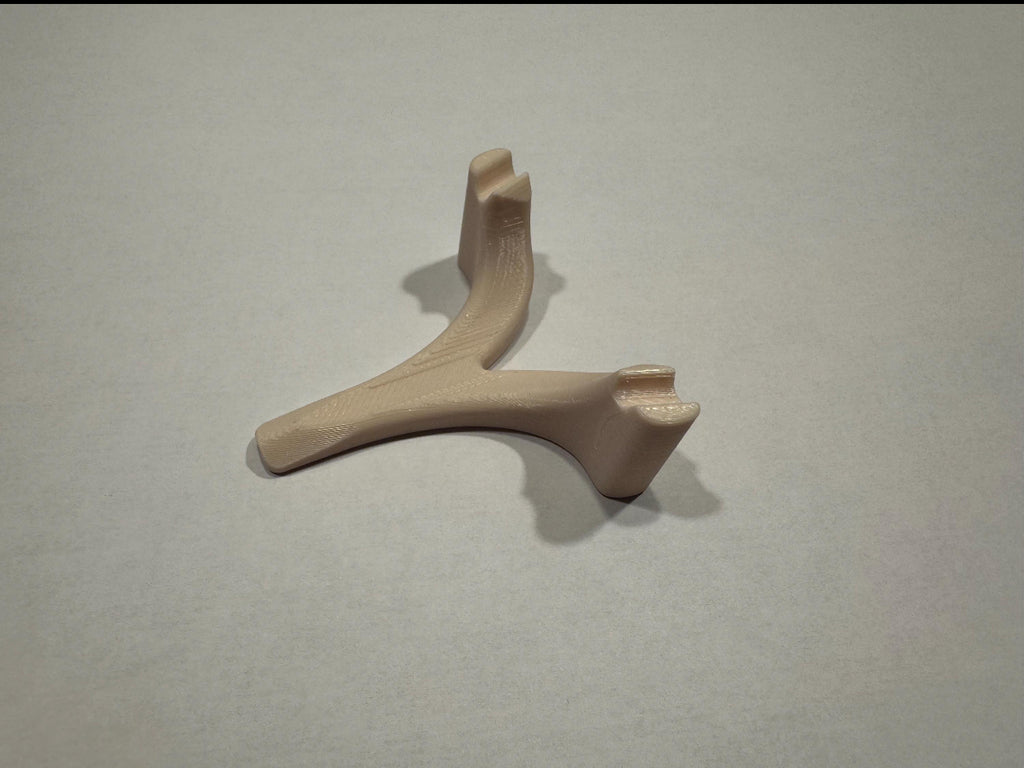 3D gedruckter Chihuahua Schädel mit Halterung