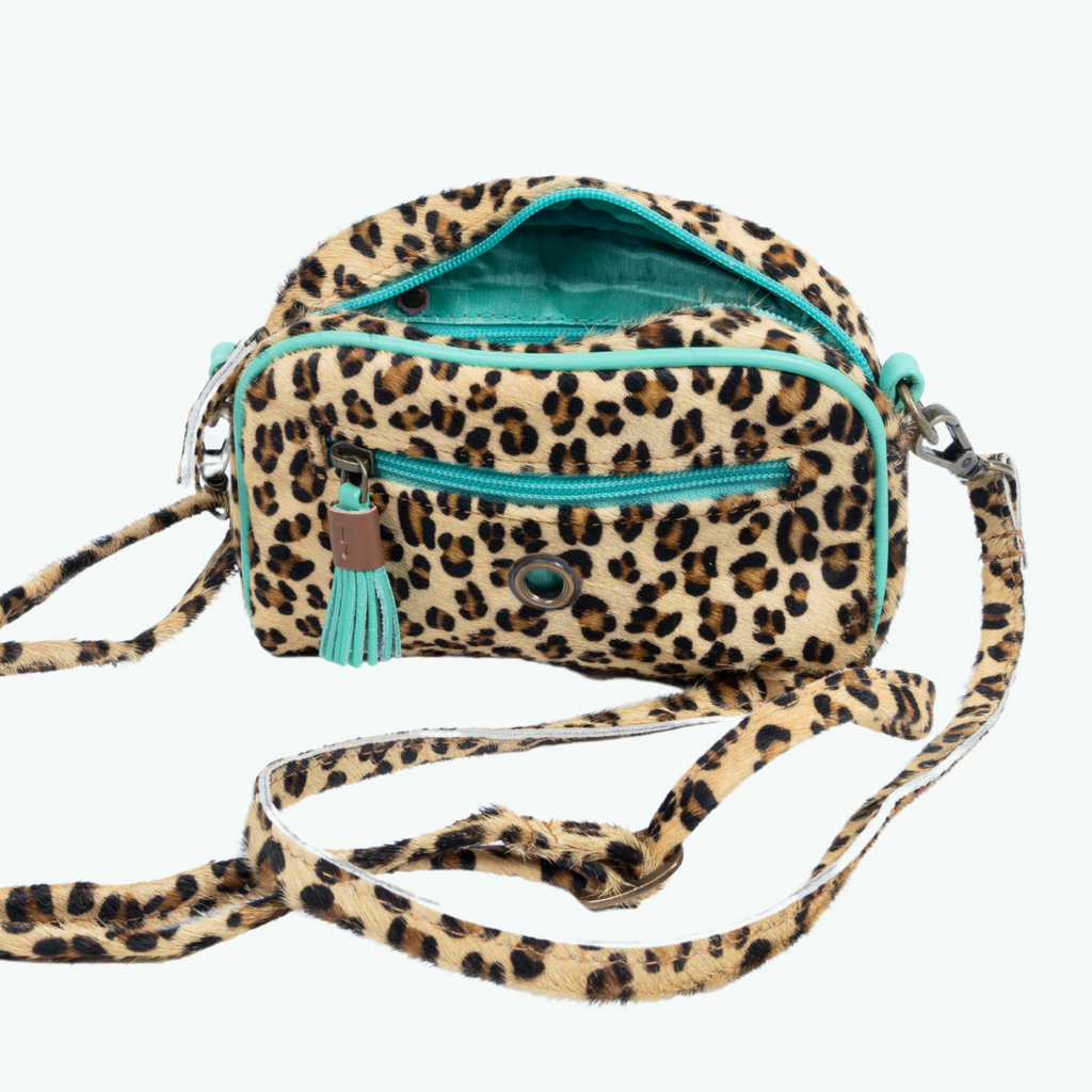 Tasche Walk The Dog Lou Lou Crossbody, Dog with a Mission